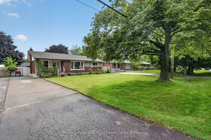 Property Photo: 3 Northwood Drive ON L2M 4J4