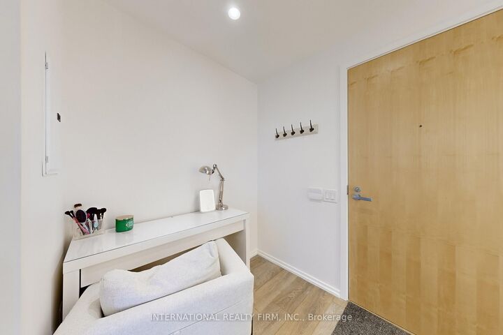 Property Photo:  45 Charles Street E 2911  ON M4Y 0B8 