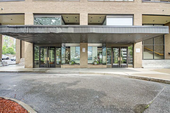 Property Photo: 505 St Laurent Boulevard 1503 ON K1K 3X4