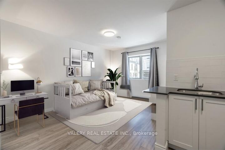 Property Photo:  608 Church Street D8  ON M4Y 2E7 