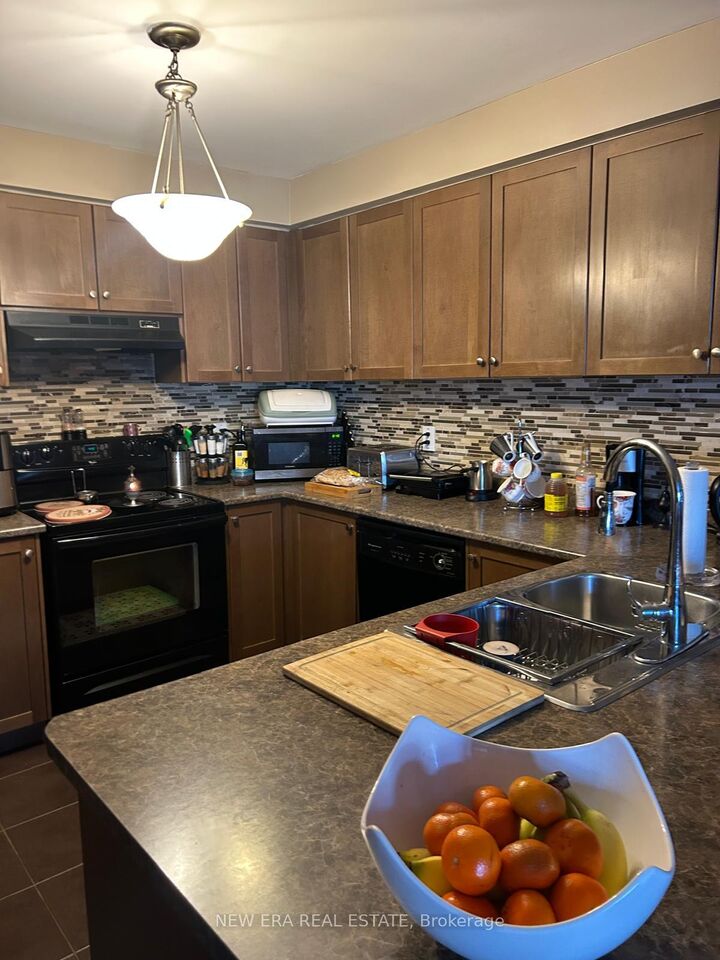Property Photo: 225 Schreyer Crescent ON L9T 7B6
