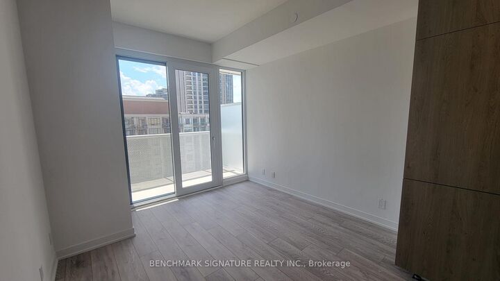 Property Photo: 15 Holmes Avenue 1312 ON M2N 0L4