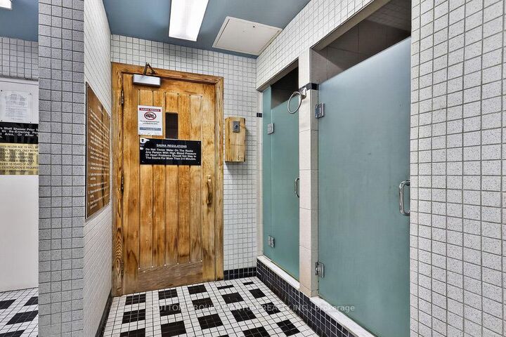Property Photo: 3605 Kariya Drive 709 ON L5B 3J4