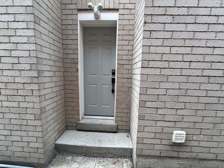 Property Photo: 15 Cormorant Crescent Basement ON L4H 2R1