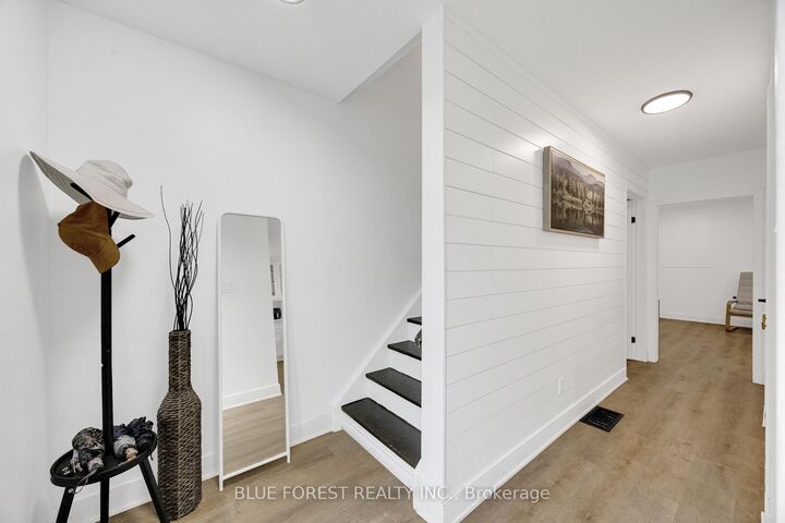 Property Photo: 408 Homestead Court 28 ON N6G 2E9
