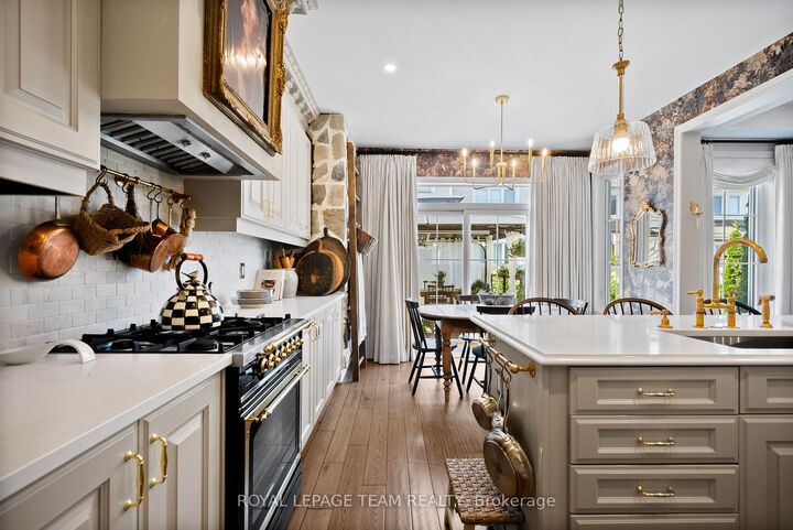 Property Photo: 4865 Abbott Street E ON K2S 1E7