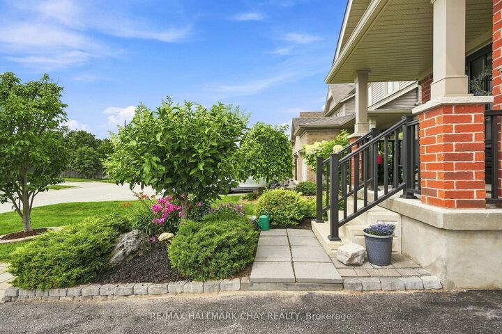 Property Photo: 23 Banting Crescent ON L0M 1B6