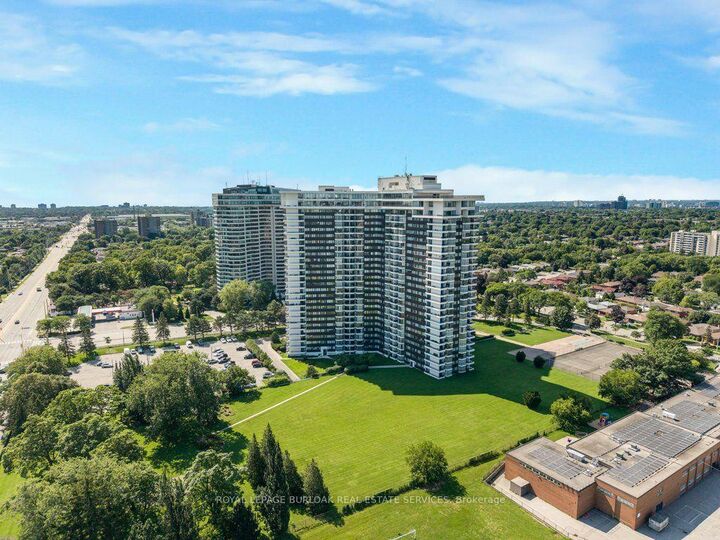 1333 Bloor Street 718 — photo 1
