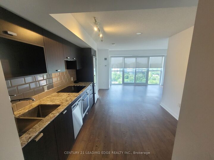 Property Photo: 275 Village Green Square S 1921 ON M1S 0L8