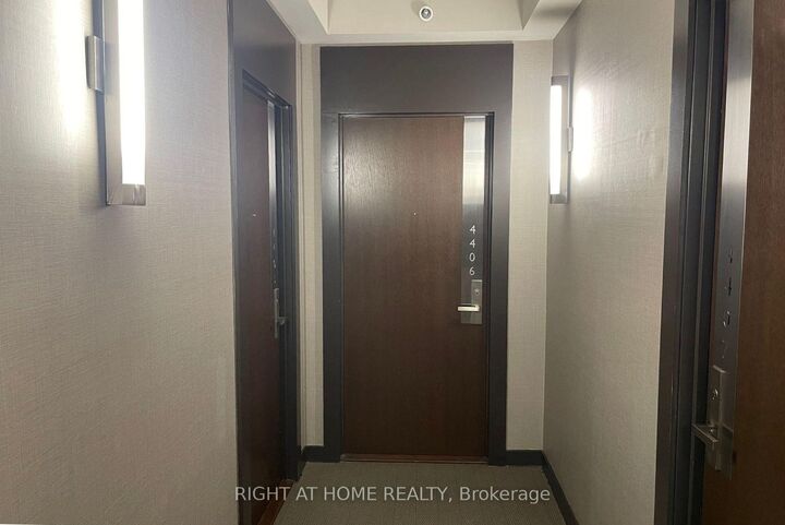 Property Photo: 70 Temperance Street 4406 ON M5H 0B1