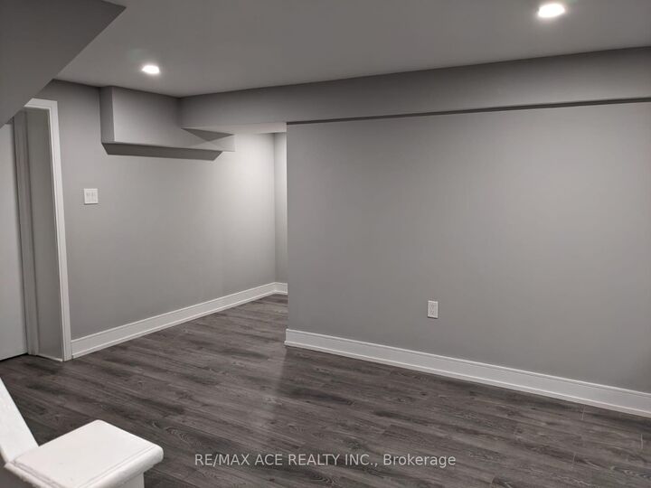 Property Photo:  