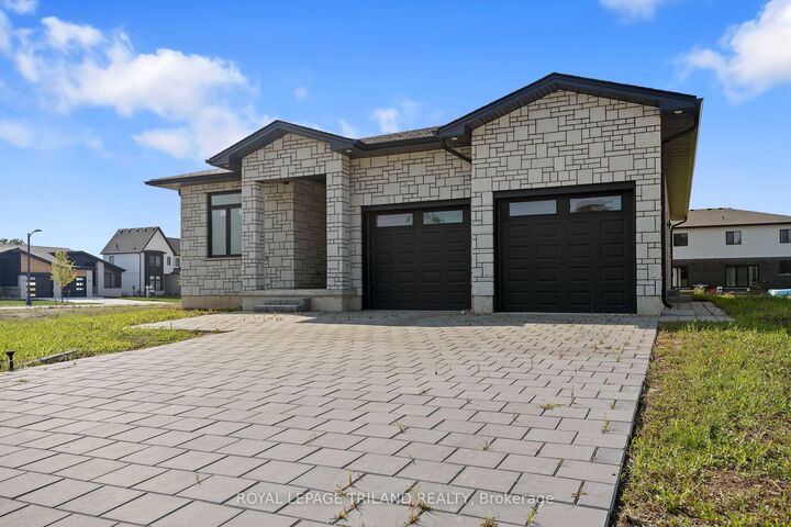 Property Photo: 4 Titan Court ON N0L 1J0
