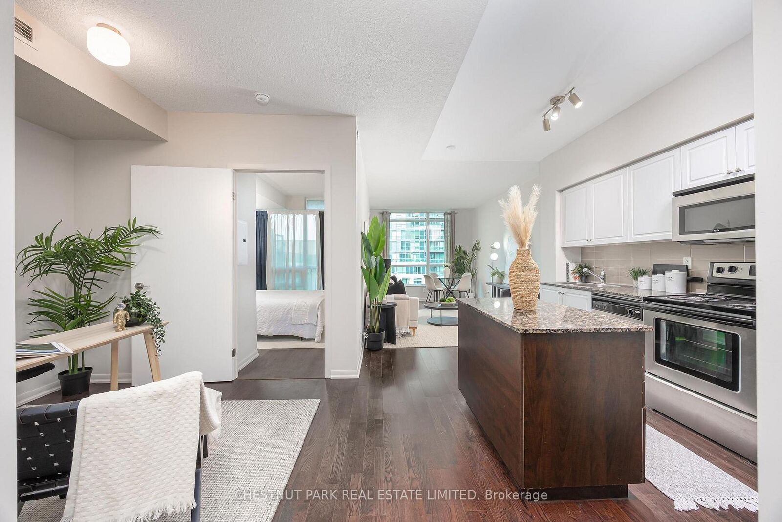 Property Photo:  215 Fort York Boulevard 808  ON M5V 4A2 