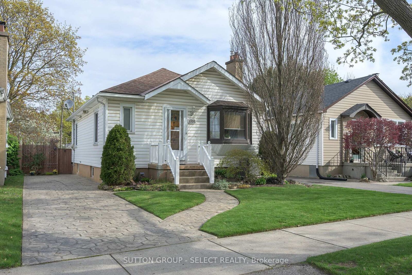 Property Photo:  1316 Langmuir Avenue  ON N5W 2G6 