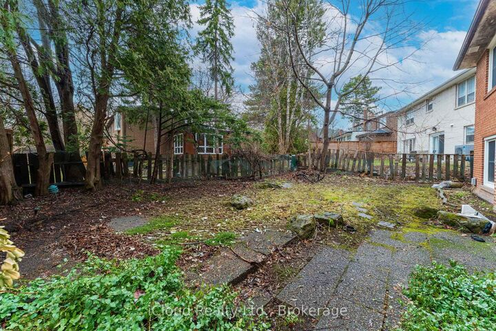 Property Photo:  52 Montressor Drive  ON M2P 1Z2 
