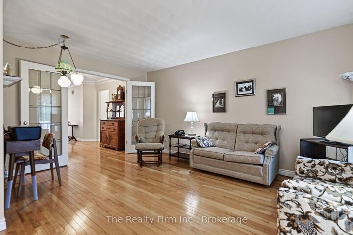 Photo de la propriété:  573 Lansdowne Avenue  ON N4T 1R6 
