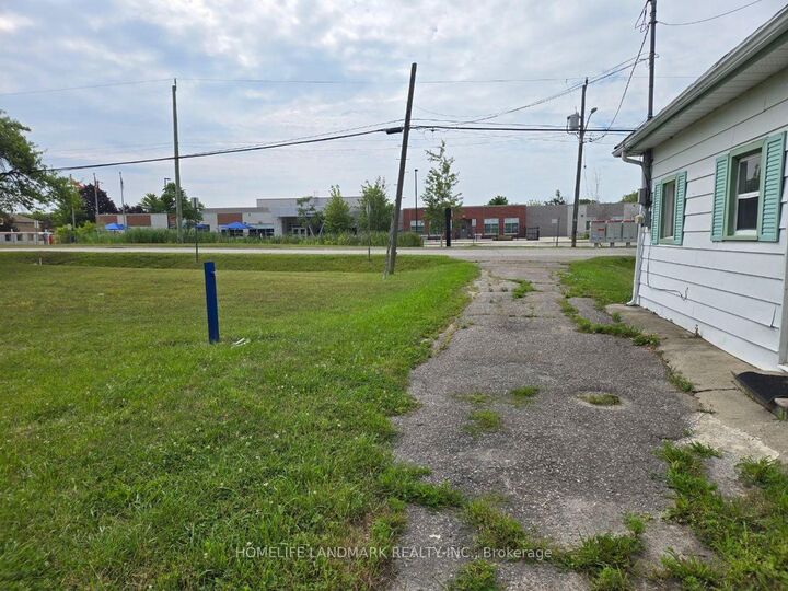 Property Photo: 14 Elm Grove Avenue ON L4E 2T2