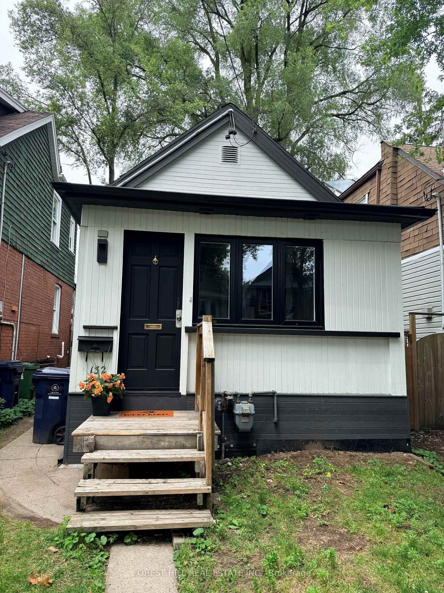 Property Photo: 132 Hazelwood Avenue ON M4J 1K5