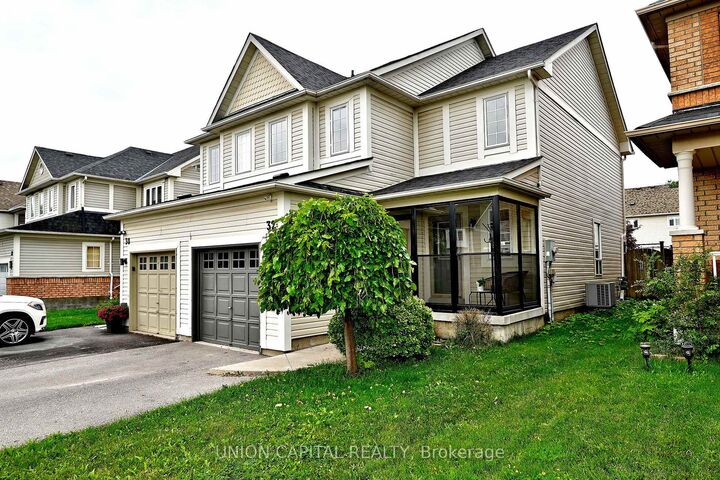 Property Photo: 32 Regatta Crescent ON L1N 9V2