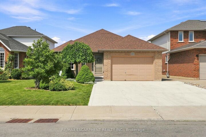 210 Bastille Street — photo 1