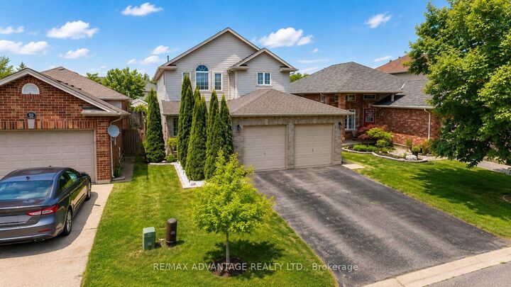 Property Photo: 816 Wild Rose Lane S ON N6H 5X4