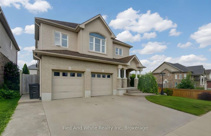 Property Photo: 167 Westcliff Way ON N1S 0A1