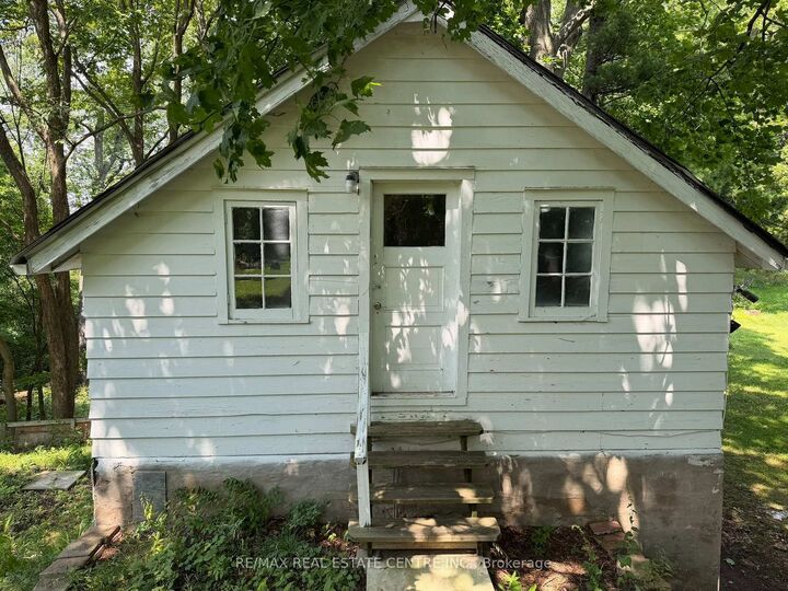 Property Photo: 716 Artaban Road ON L9H 5E3