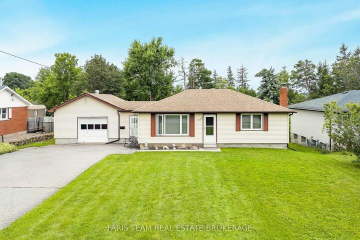 Property Photo: 207 Warnica Road ON L4N 3Z2