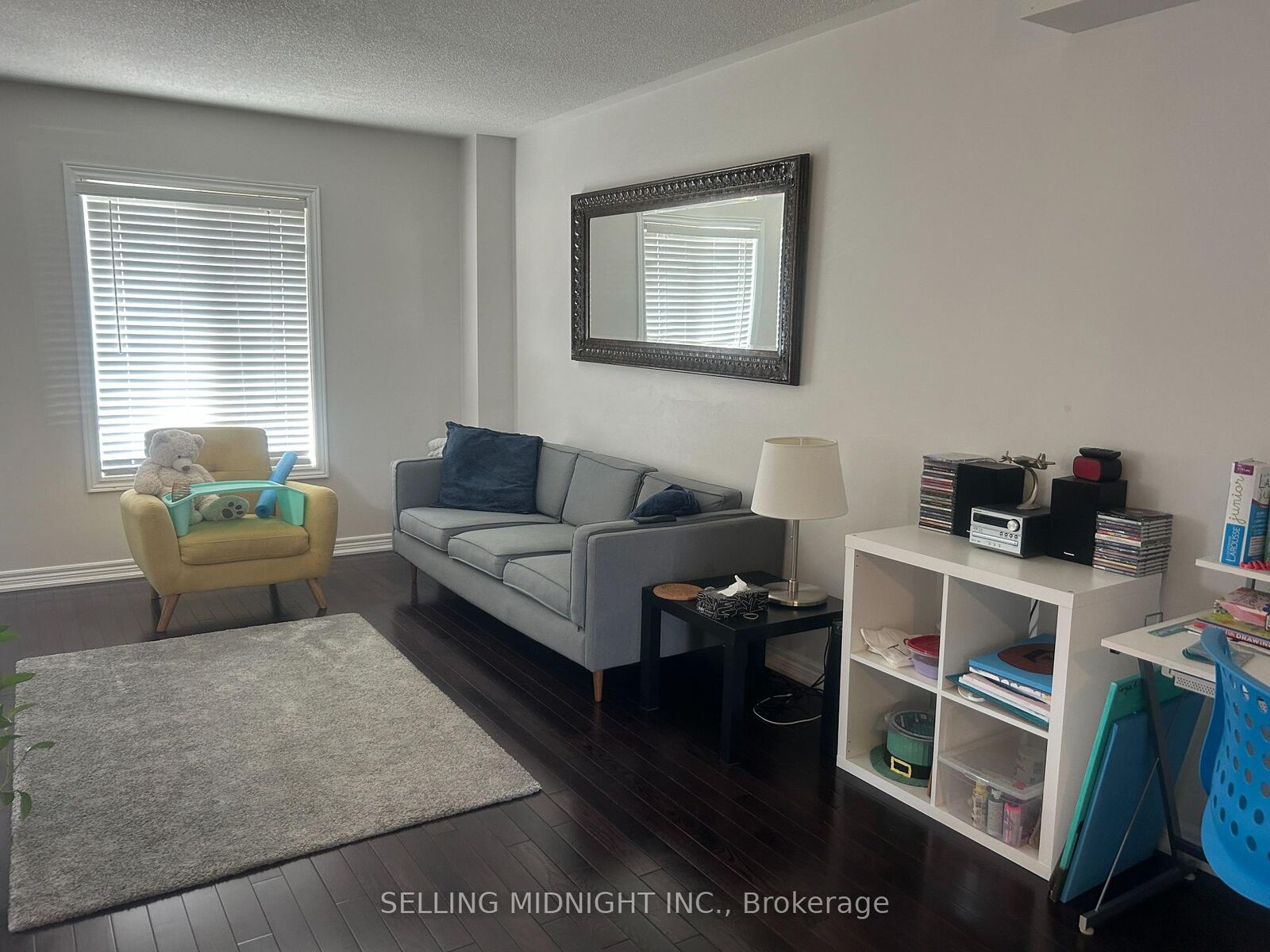 Property Photo: 2413 Ravinebrook Crescent ON L6H 6Y2