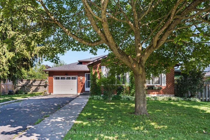 Property Photo: 105 Grenadier Drive ON K7K 6E7