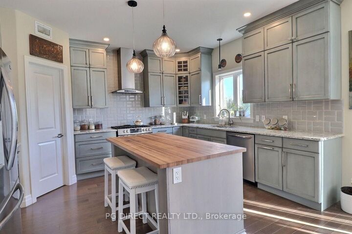 Property Photo: 196 Cherrywood Parkway ON K7R 2B9