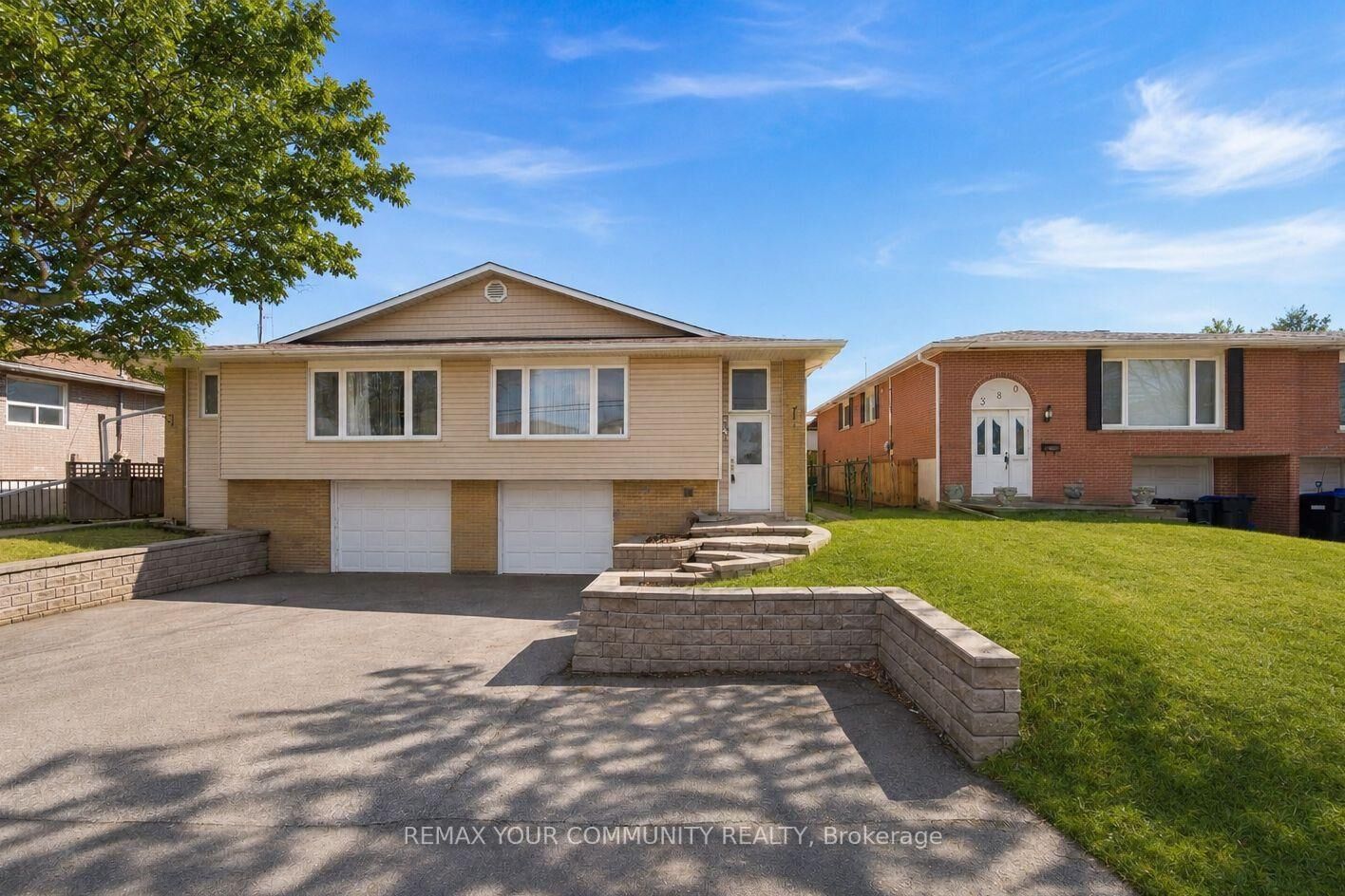 Property Photo: 376 Agar Avenue Upper ON L3Z 1H5