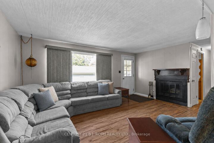 Property Photo: 20 Cameron Drive ON L0L 1T0