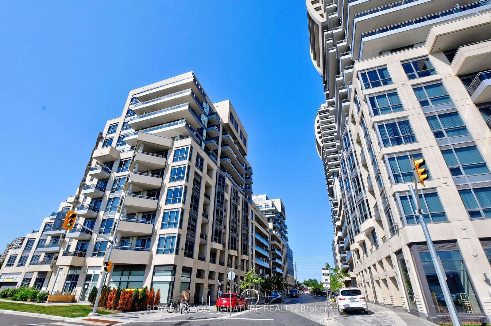 Property Photo:  9205 Yonge Street 1506ne  ON L4C 6Z2 