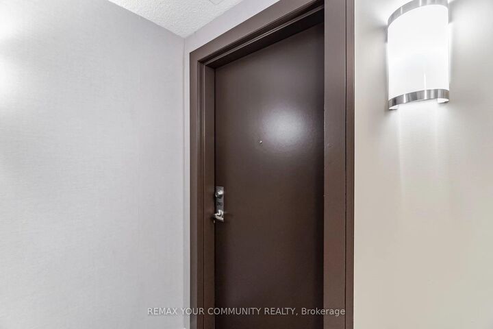 Property Photo: 155 Legion Road Ph-2913 ON M8Y 0A7