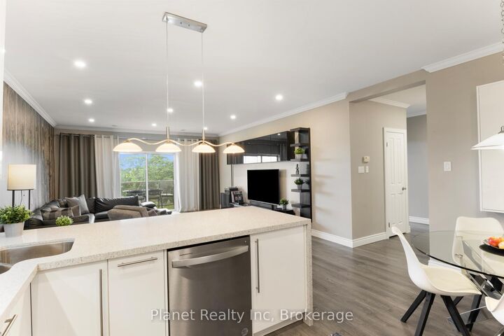 Property Photo:  60 Wyndham Street S 507  ON N1E 7H7 