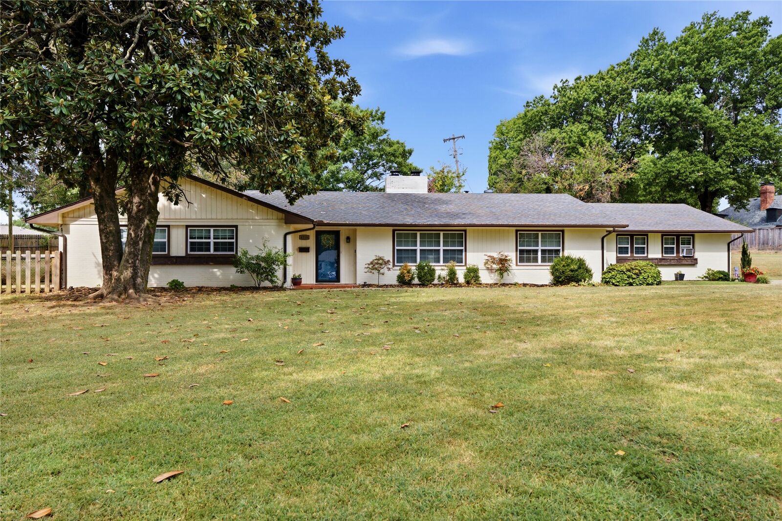 Property Photo: 4215 Robertson Boulevard OK 74401