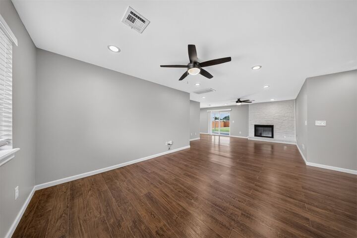 Property Photo:  3305 S 88th  OK 74145 