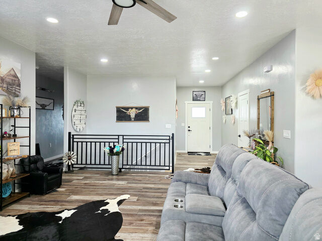 Property Photo: 405 E 200 S UT 84521