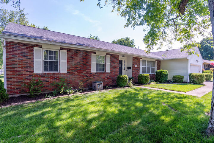 Property Photo: 425 E Pinehurst Street OH 45365