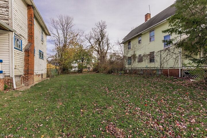 Property Photo: 899 E 130th Street OH 44108