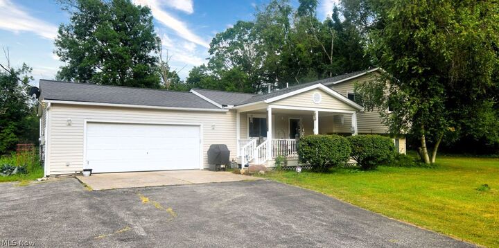 Property Photo:  18660 Thorpe Road  OH 44023 