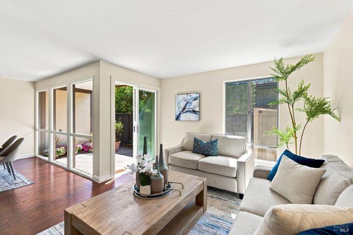 Property Photo:  54 Surrey Lane  CA 94903 
