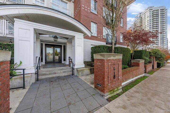 Property Photo: 618 Como Lake Avenue 201 BC V3J 0G1