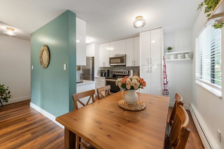Property Photo: 131 W 4th Street 204 BC V7M 3C8