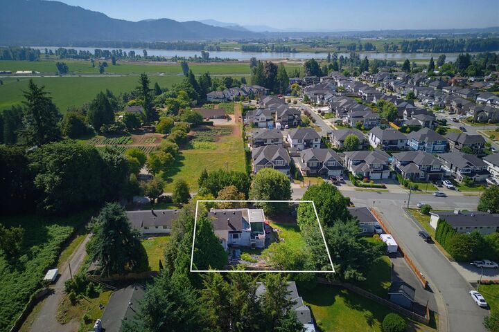Property Photo: 35311 McEwen Avenue BC V2V 6R4