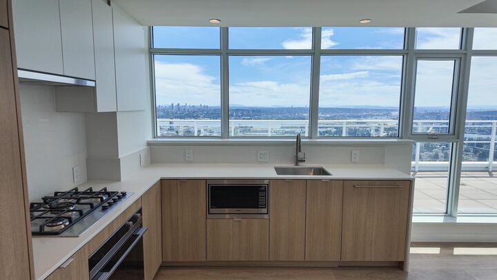 Property Photo: 505 Nelson Street 2402 BC V3J 0R5
