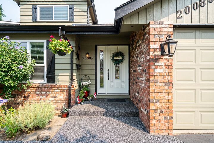 Property Photo: 20085 50A Avenue BC V3A 7H8