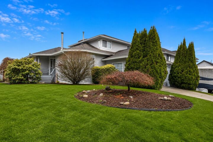 Property Photo: 23390 123 Avenue BC V2X 0P7