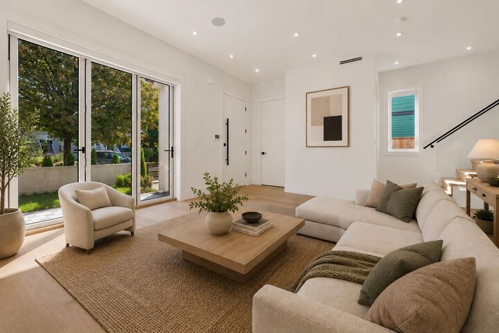 Property Photo:  4463 Walden Street 1  BC V5V 3S4 